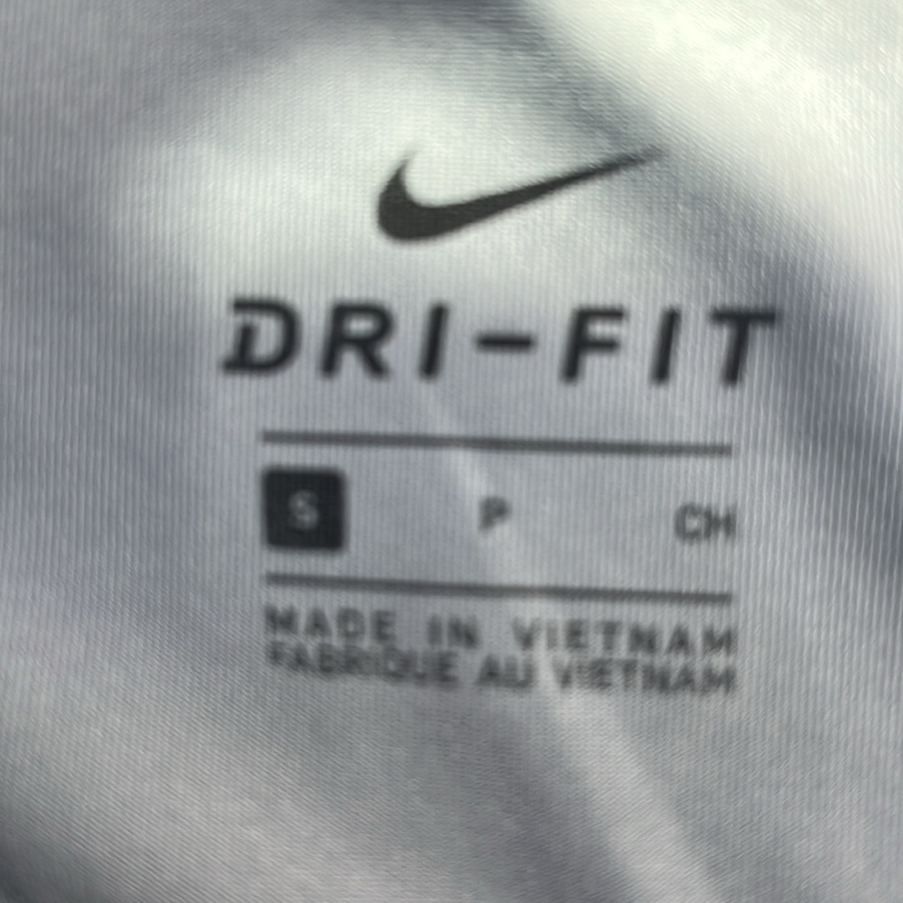 Nike Pro Dri-fit‎ Black and Gray Patterned Capri Leggings Woman’s Size Small - Picture 5 of 6